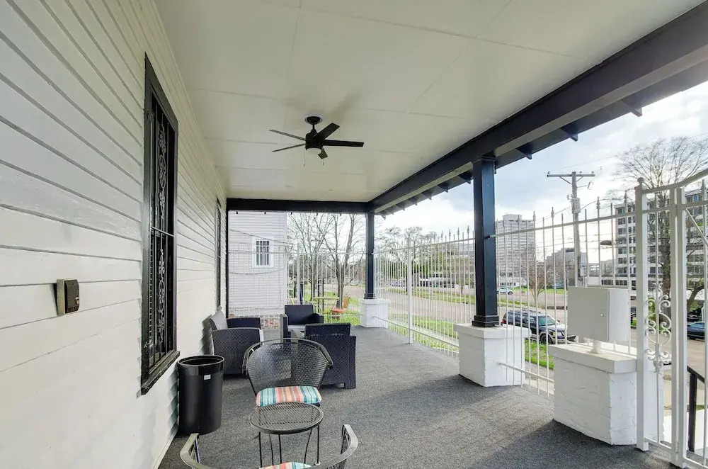 Stylish Home ~ 2 Mi to Jackson State & Belhaven!