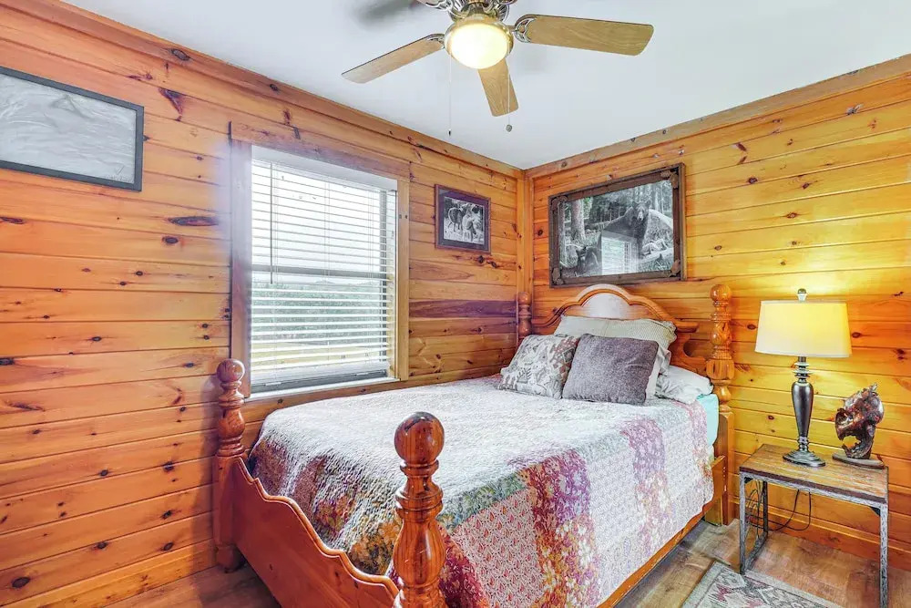 Sevierville Home w/ Hot Tub: 3 Mi to Natl Park