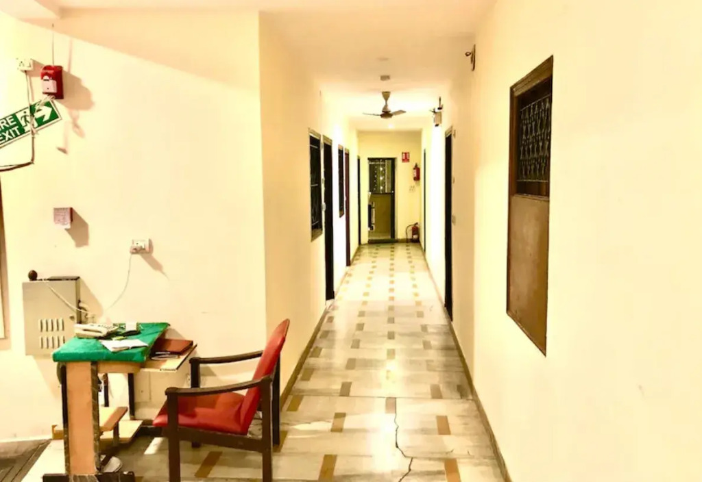 Vivek Hotel