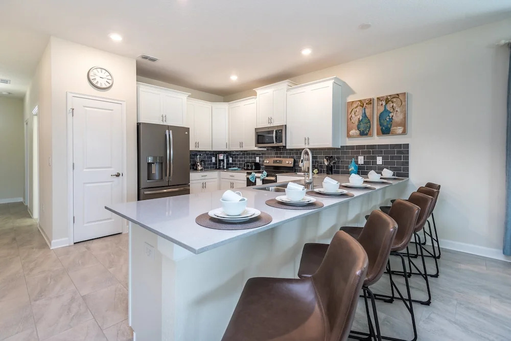 1670 Moonvalley Drive