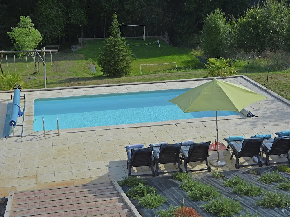 House in Piquecos with Private Pool & Garden
