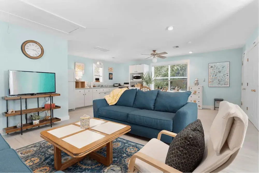 30A Grayt'n Greatful by Avantstay Charming Home+cottage, Walk to Western Lake