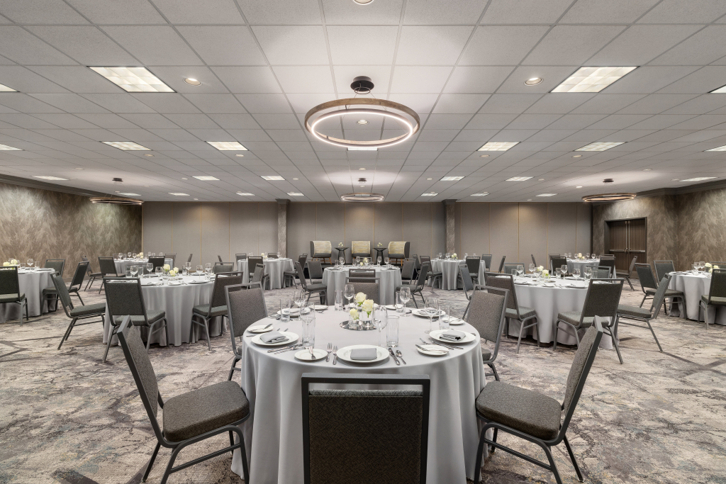Holiday Inn Hotel & Suites Overland Park-West by IHG