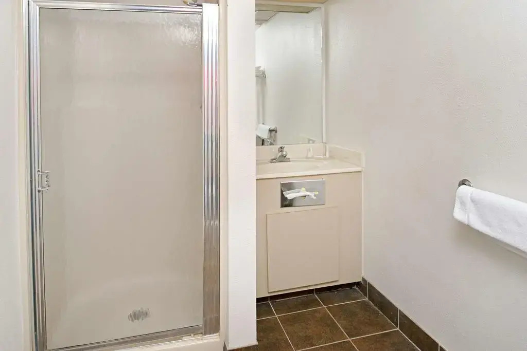 Baymont Inn & Suites Omaha