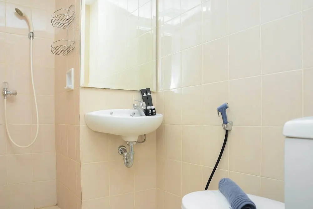 Cozy and Modern 3BR Apartment at Gading Greenhill