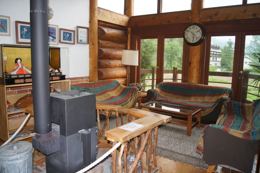 Hakuba Pension & Log Hotel Meteor