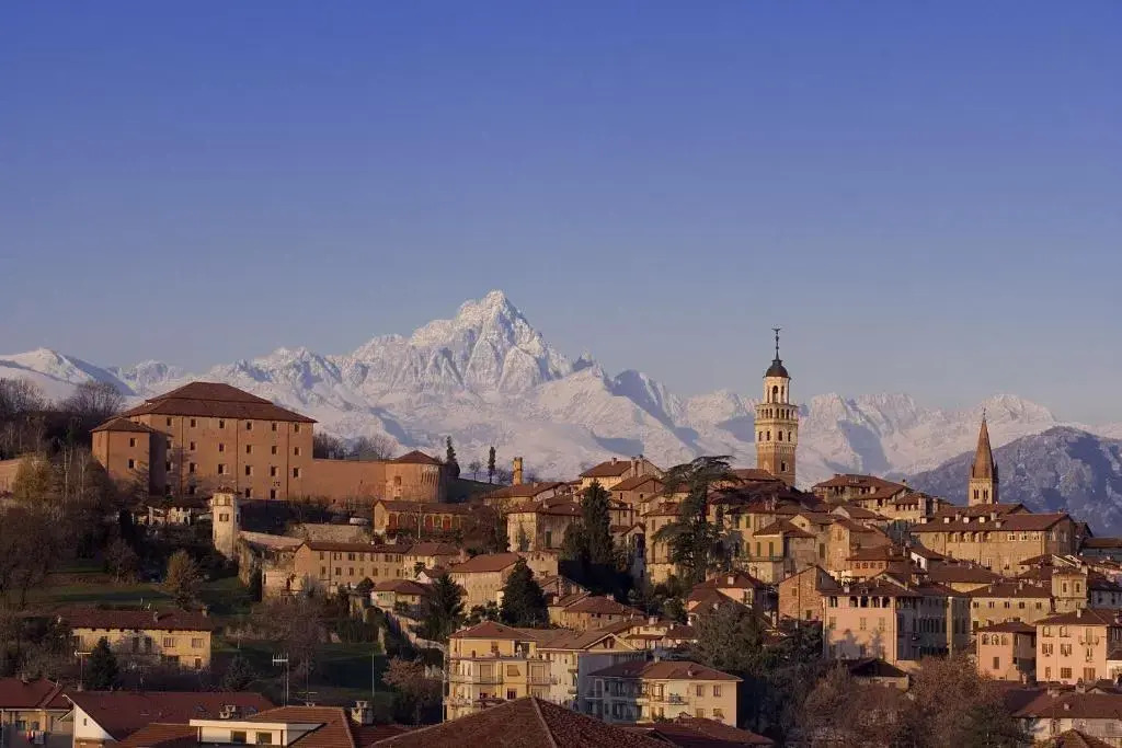 Saluzzo Historic Center Apartment