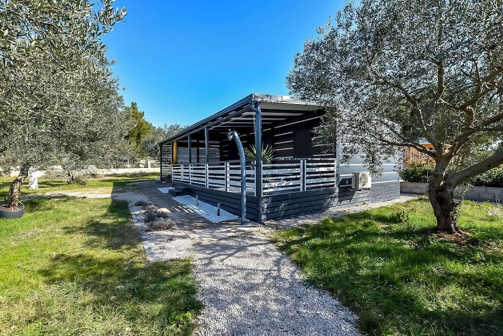 Mobile home Pen Shell