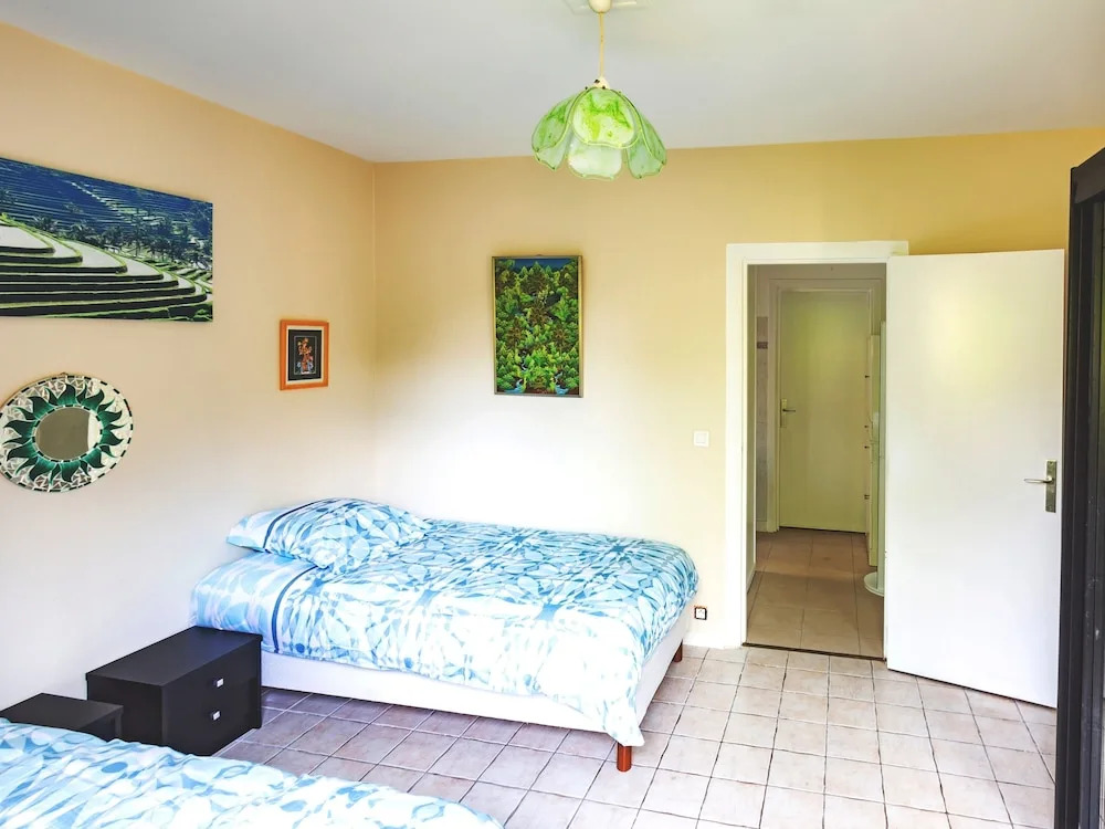 Apakabar Homestay - proche gare Melun, parking privé, Netflix