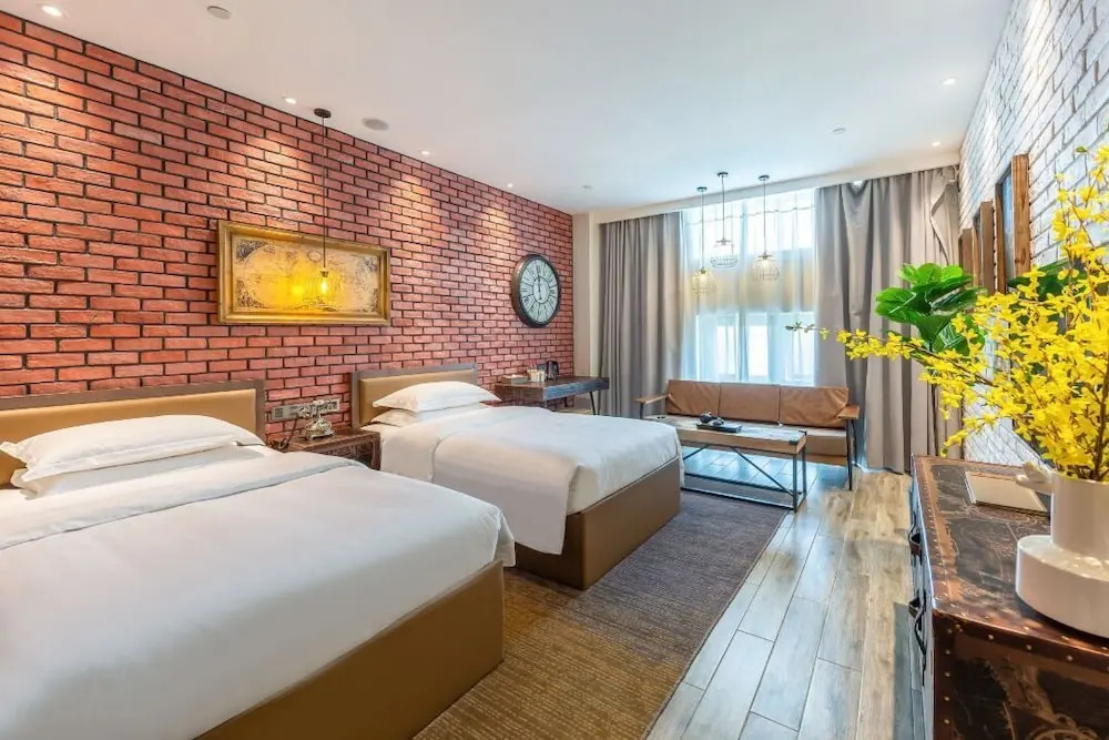 Vintage Hotel
