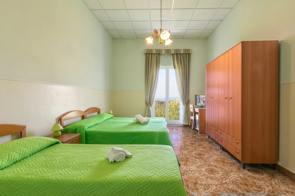 Sisters Hotel