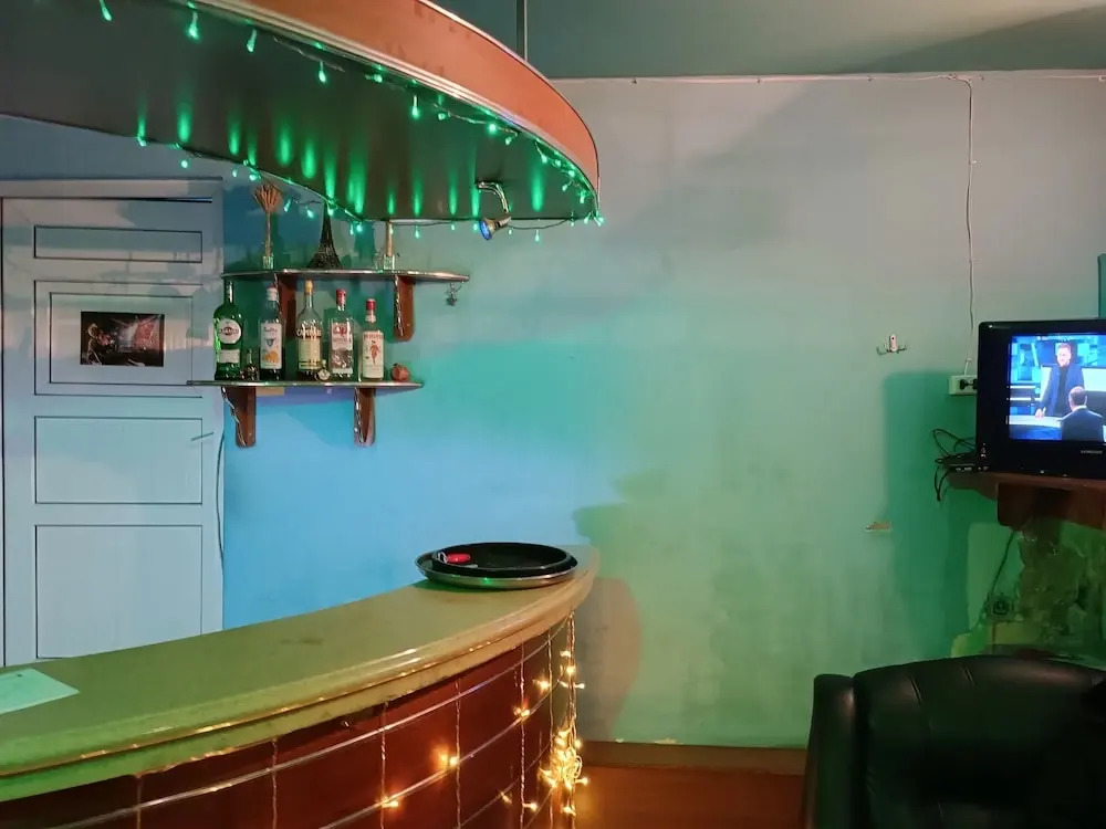 Cocktail Hotel