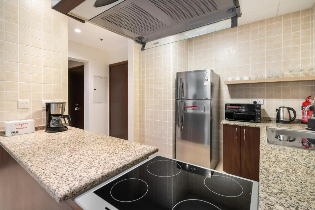 Bright 1bd 110m2 in Palm. Pool, Gym, Beach,Parking