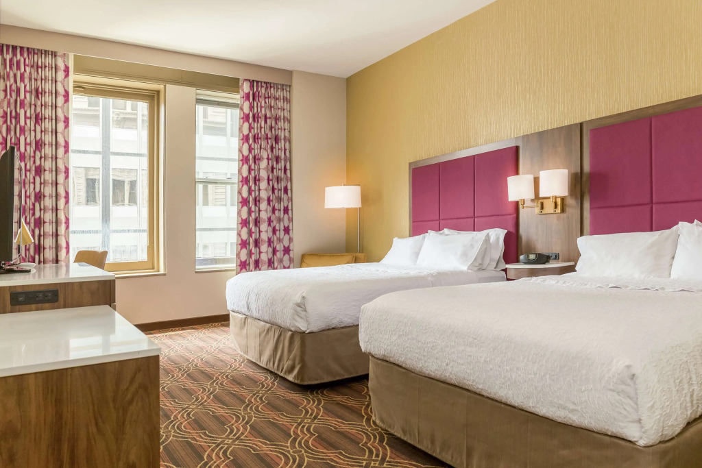 Hampton Inn Majestic Chicago Theatre District
