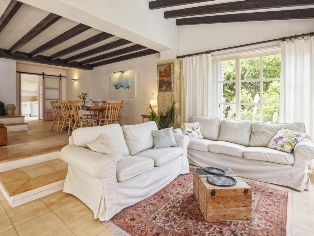 Villa in Cala Ratjada with Sea Views and Pool
