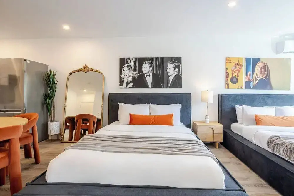 Theatre Hotel by Lodgo