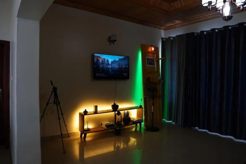 House - Sleeps 6 - Parking - Garden