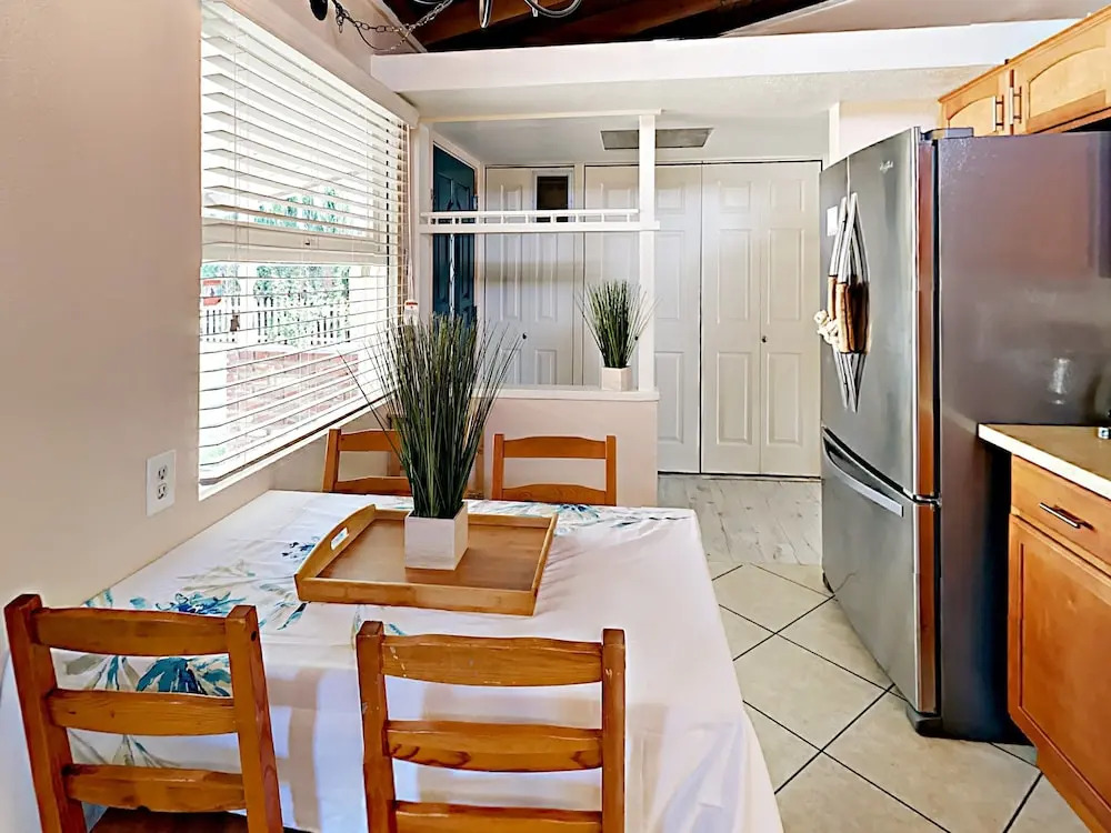 Larry 10631 - 3 Br home by RedAwning