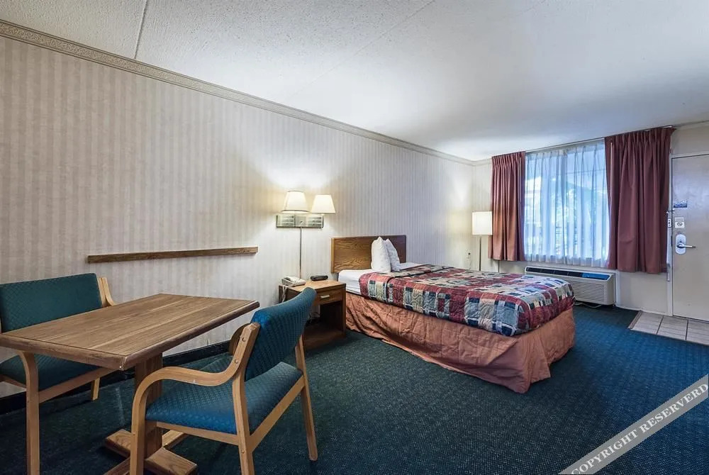 Motel 6 Sweetwater TN