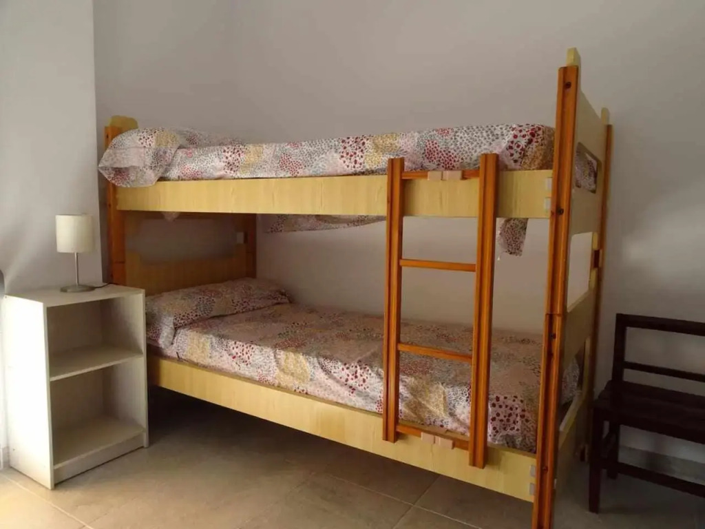 APARTAMENTOS EL SOL-Apartamento reformado a 20 metros del mar.