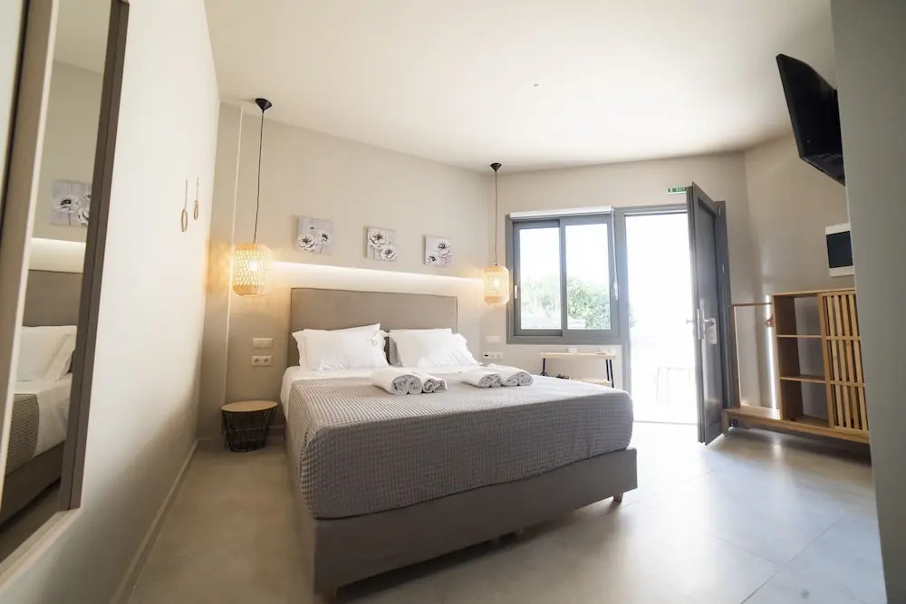 Theros Suites