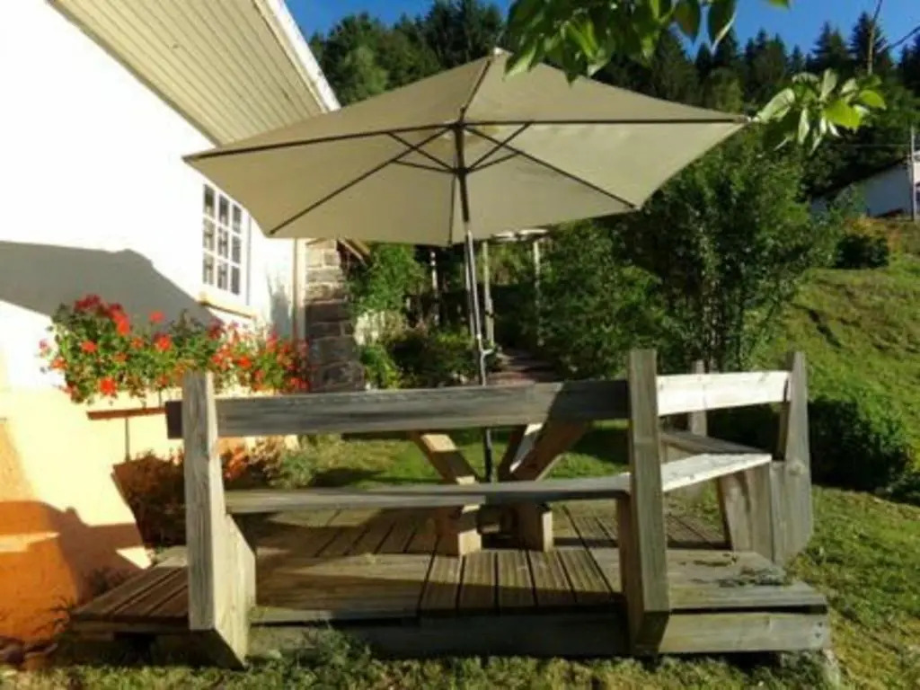 Charmant gîte avec terrasse, WiFi et garage moto à Gérardmer - FR-1-589-133
