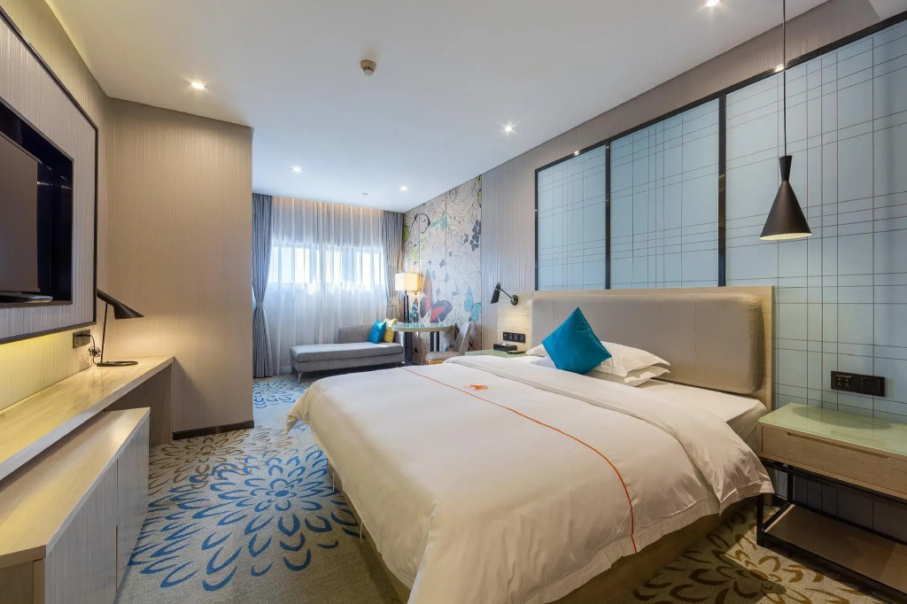Warm Yes Hotel