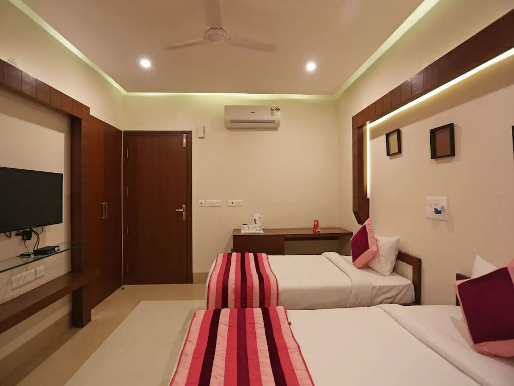 FabHotel Zineb