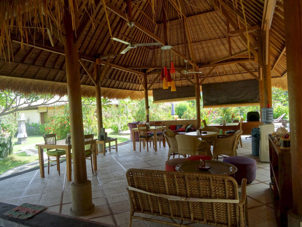Sunia Loka Bungalows & Dive Center
