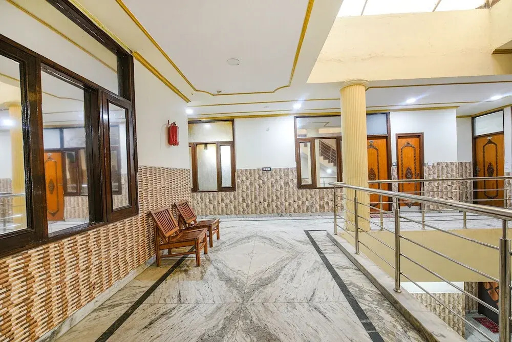 FabHotel Royal Inn - Sector 22D, Chandigarh