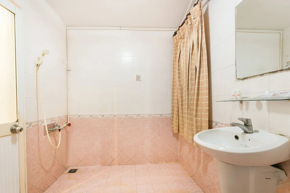 OYO 631 Long Phụng Hoàng Hotel
