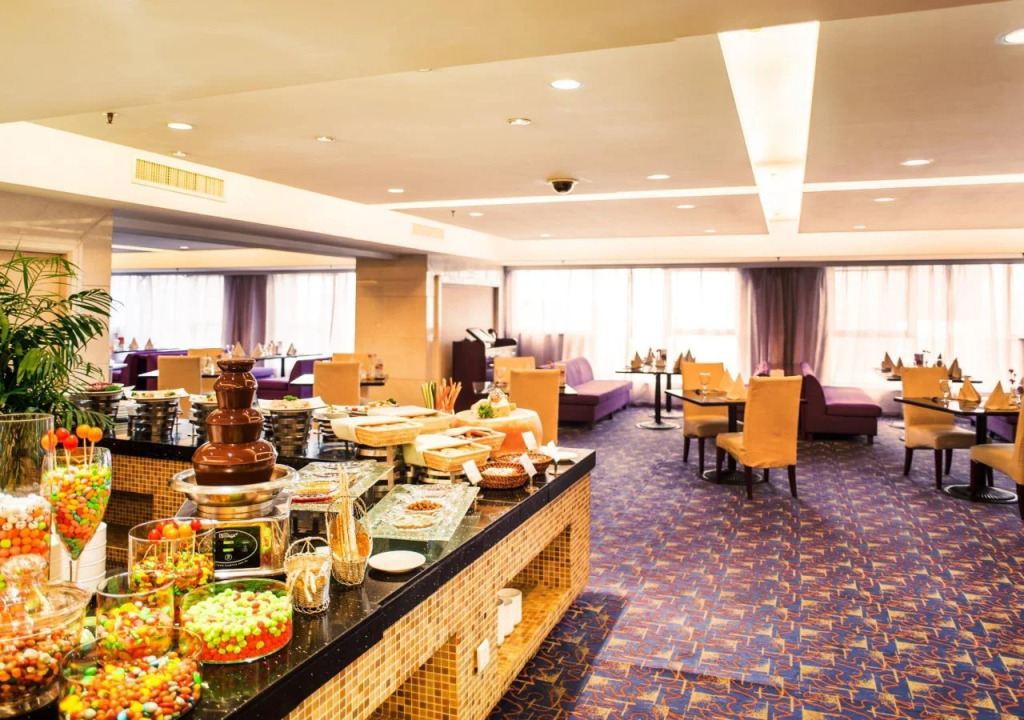 Rich Gate Hotel