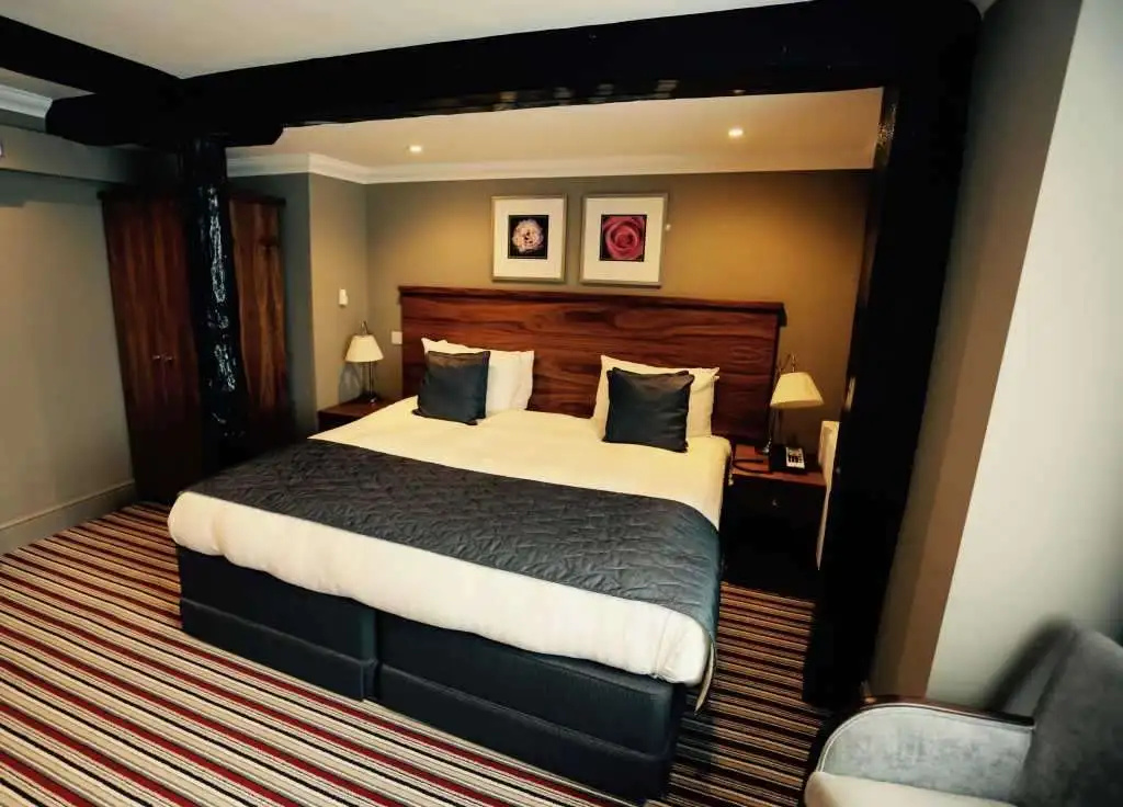 voco Lythe Hill Hotel & Spa by IHG