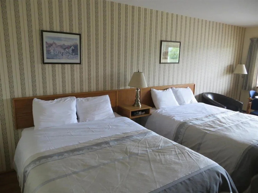 Schooner Motel