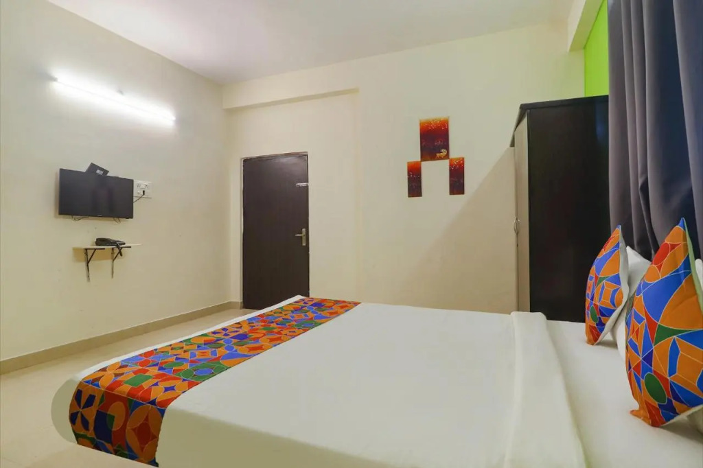 FabHotel Broholic - Nr Biodiversity Complex, Gachibowli Silpa Gram Craft Village, HITEC City