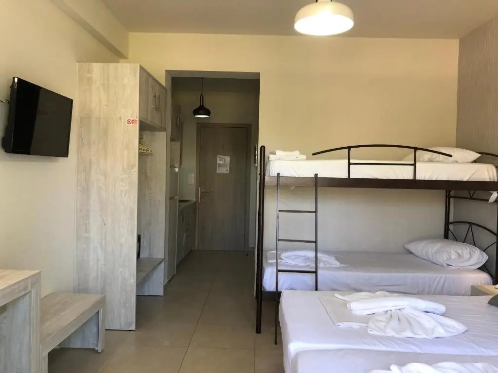 PARADISE APARTMENTS & SUITES