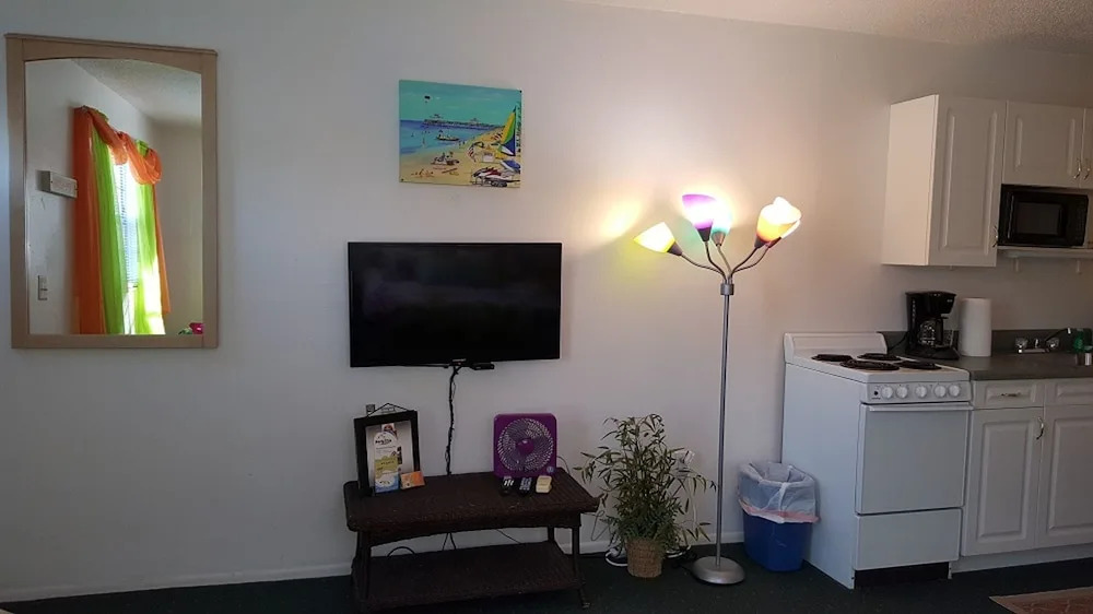 5583 Estero Blvd Iguana Mama's Beach House