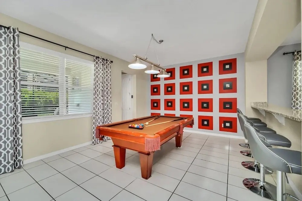 Avenger's, Frozen and Alice in Wonderland Themed Rooms! Private Pool and Modern Decor!