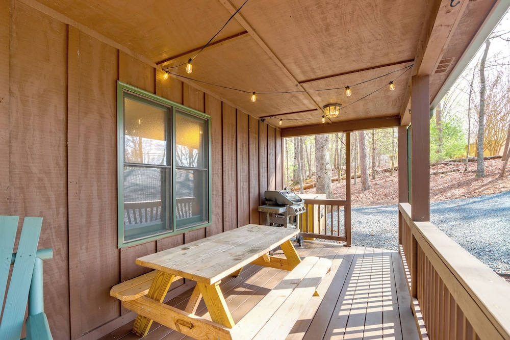 Peaceful Ellijay Cabin: Pool Access & Resort Perks