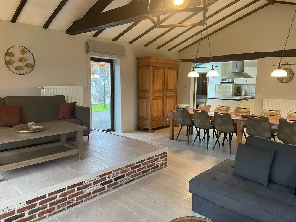 Five-bedroom Holiday Home in Somme-leuze