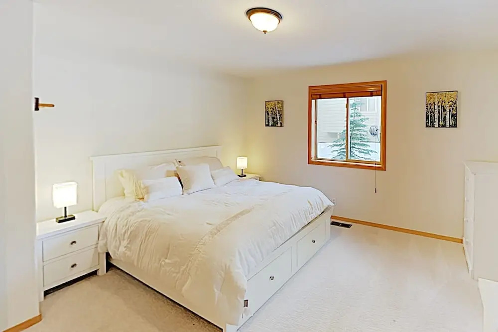 Updated Lodge-Style Home w/ Prime Donner Location! home