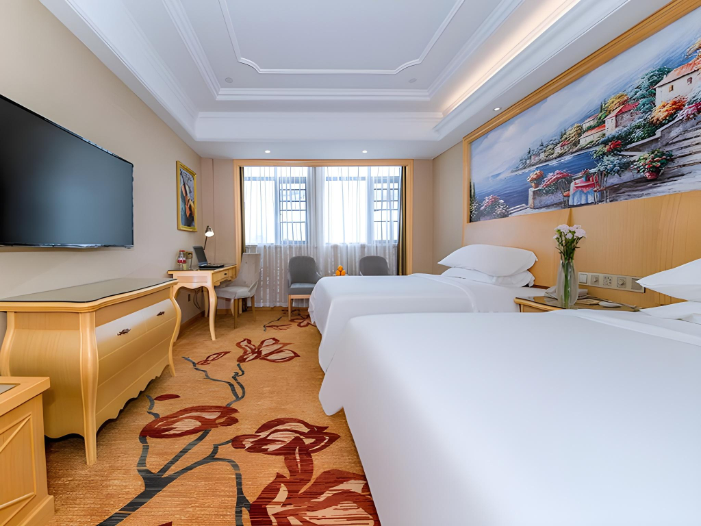 Vienna International Hotel (Enshi Cultural Square Airport Hotel)