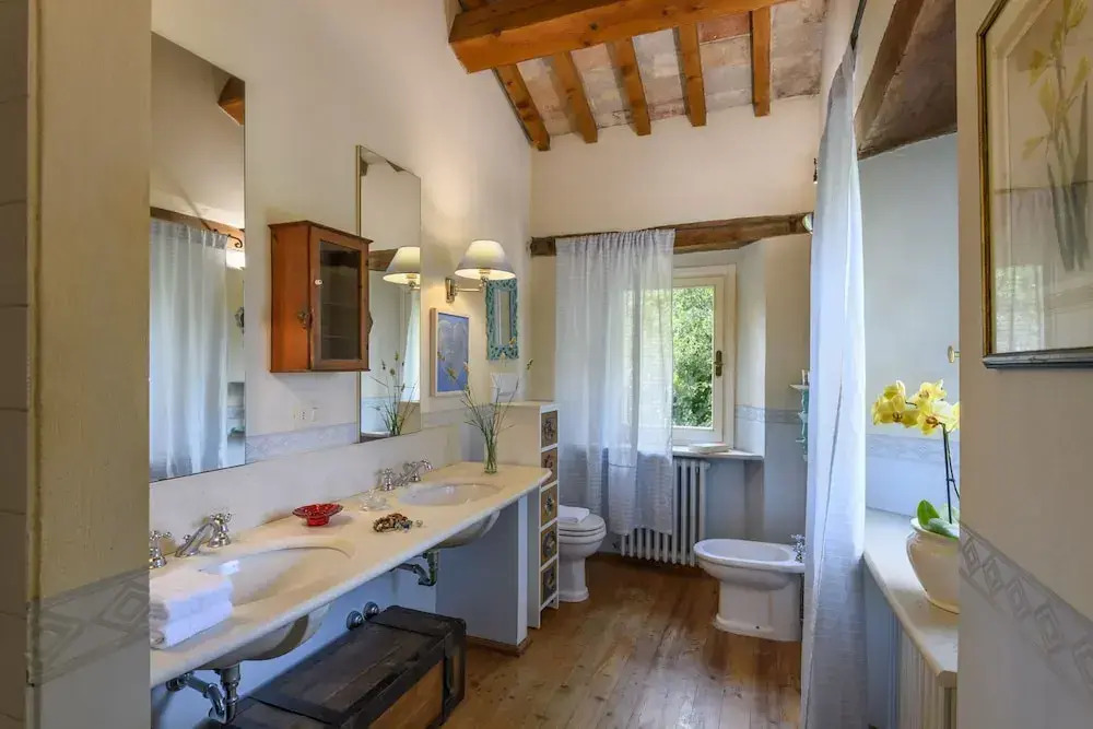 Villa Emily 10 by Marche Holiday Villas