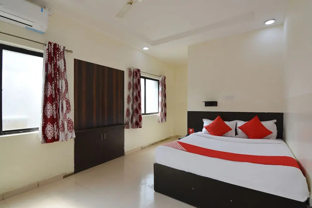 Krishna Palace Guest House by OYO