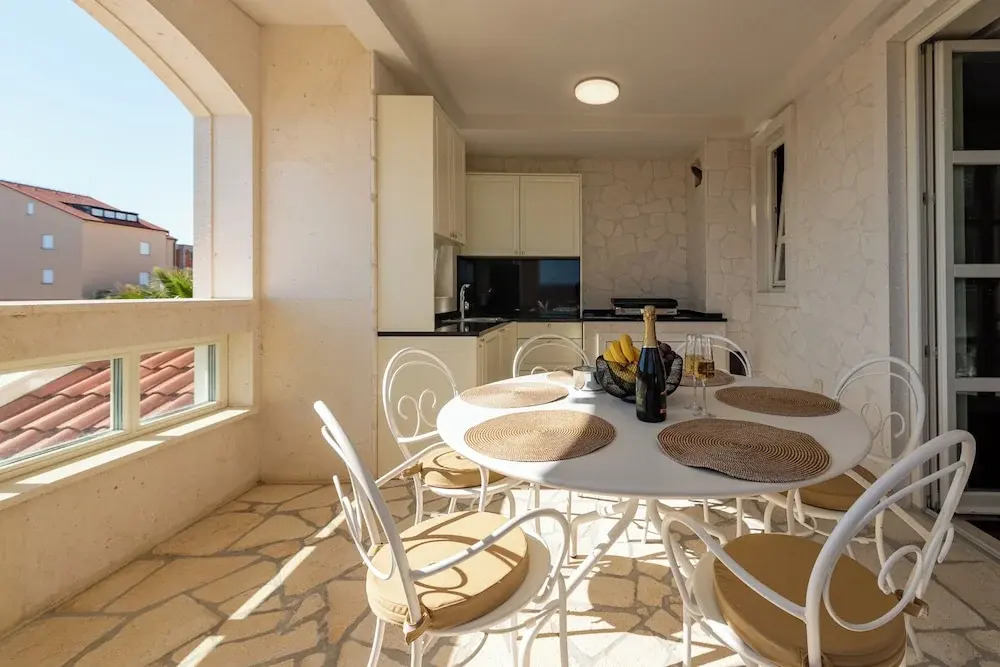 Exclusive Chateau Dabo Luxury Pool Apartments, Novalja