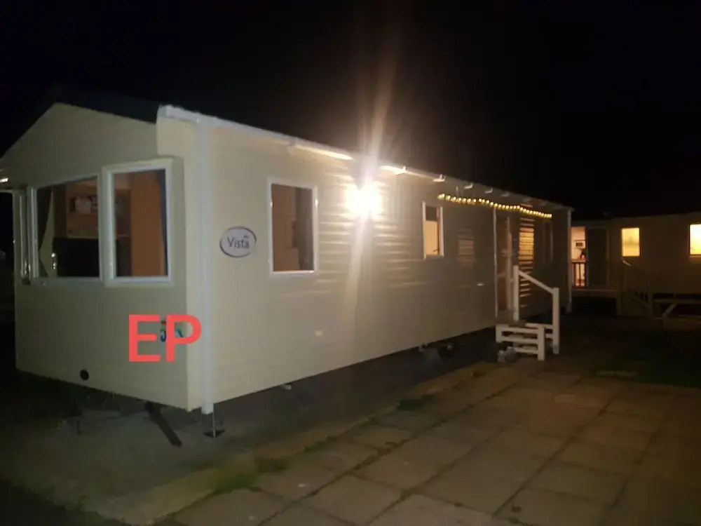 Lovely 3-bed Caravan in Towyn