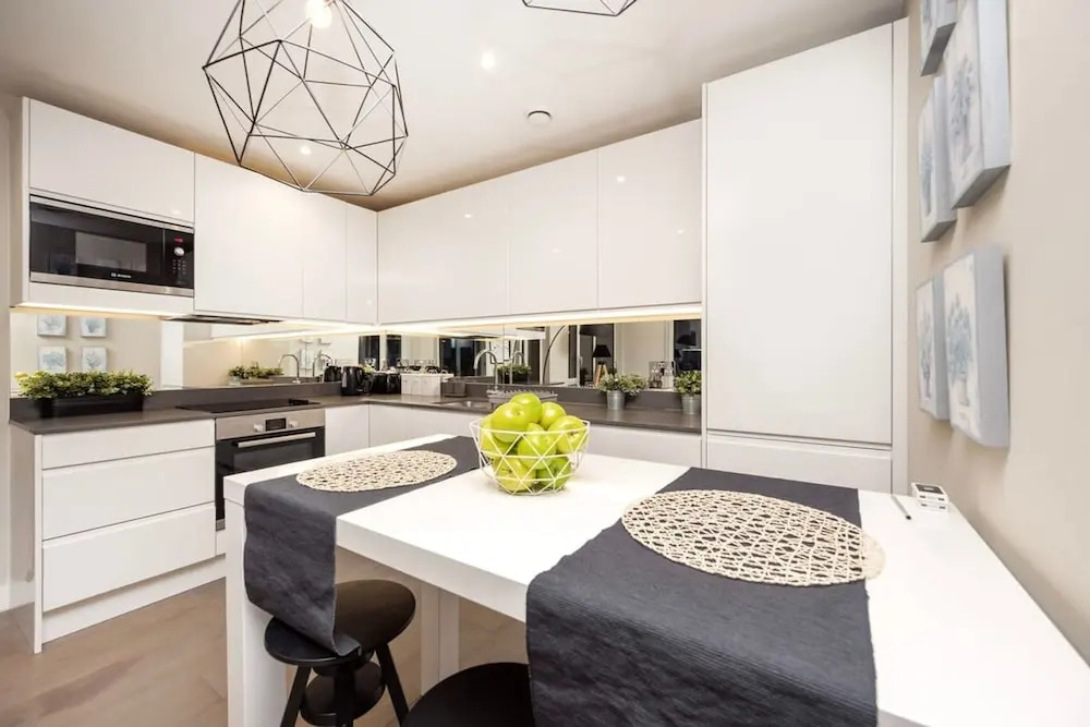 Modern Bromley Penthouse With Balcony Views