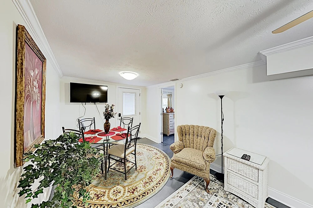 Newly Updated - Walk To Beach & Lagoon! 2 Bedroom Duplex