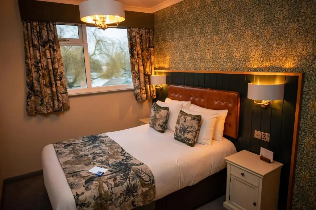 Riverside Hotel by Chef & Brewer Collection