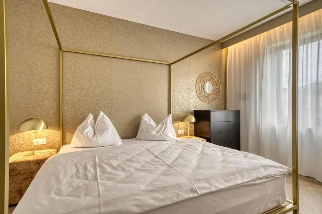 goldfinger + suites